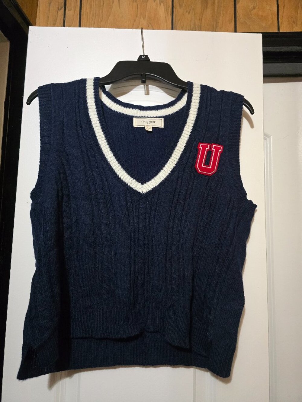 No Comment Women's Navy Cable-Knit V-Neck Sweater Vest w White Trim - Large